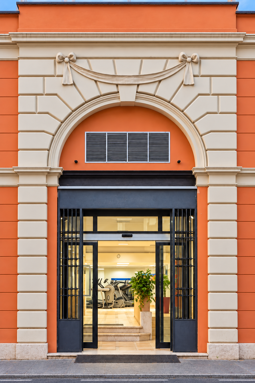 La facciata del palazzetto in Via Nizza 69